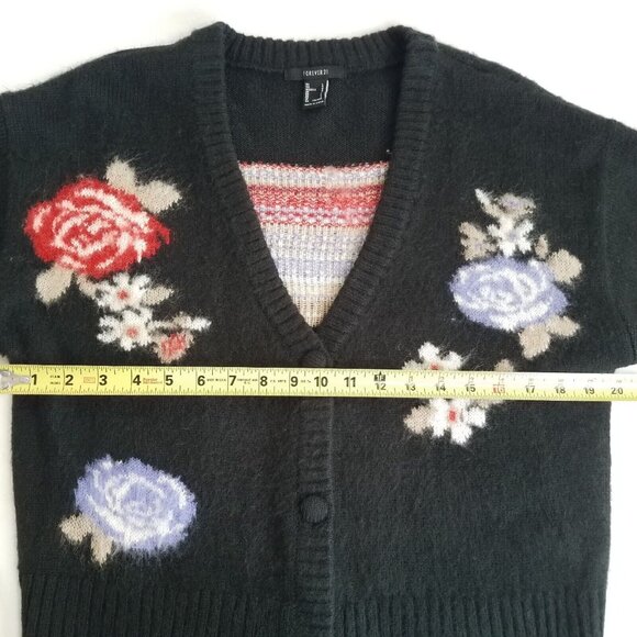 Forever 21 Black Floral Short Cardigan Sweater LARGE Red Blue Fuzzy Soft - Picture 4 of 15